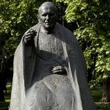 Image: John Paul II Monument in the Strzelecki Park (ul. Lubicz) in Kraków